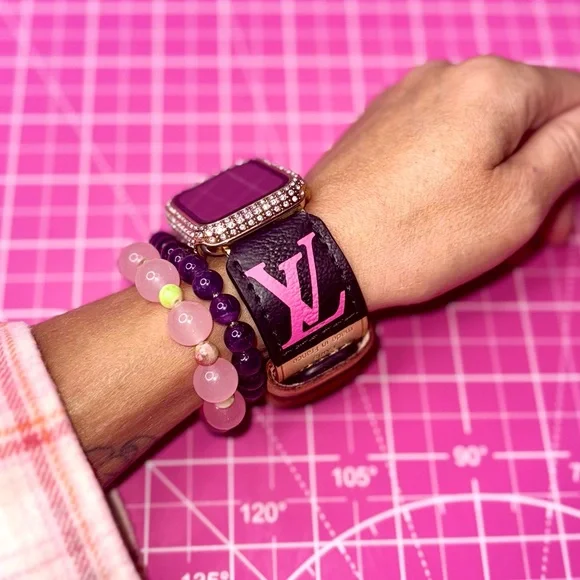 💝 Louis Vuitton Murakami Pink and Blue Apple Watch band handmade - Picture 4 of 16